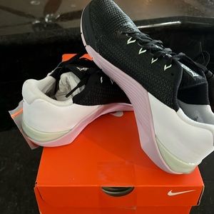 Nike Metcon 5 with removable lifters. New in box. Never worn.